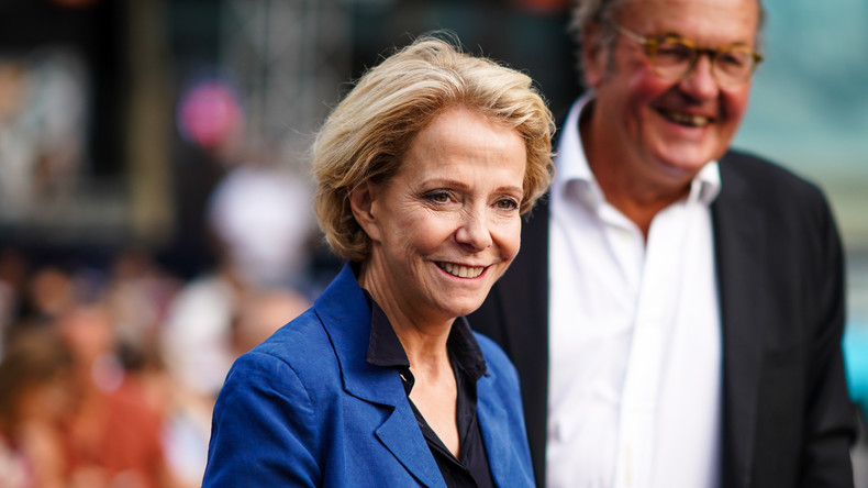 Législative partielle à Paris : Frédérique Bredin, candidate Ps contre ...
